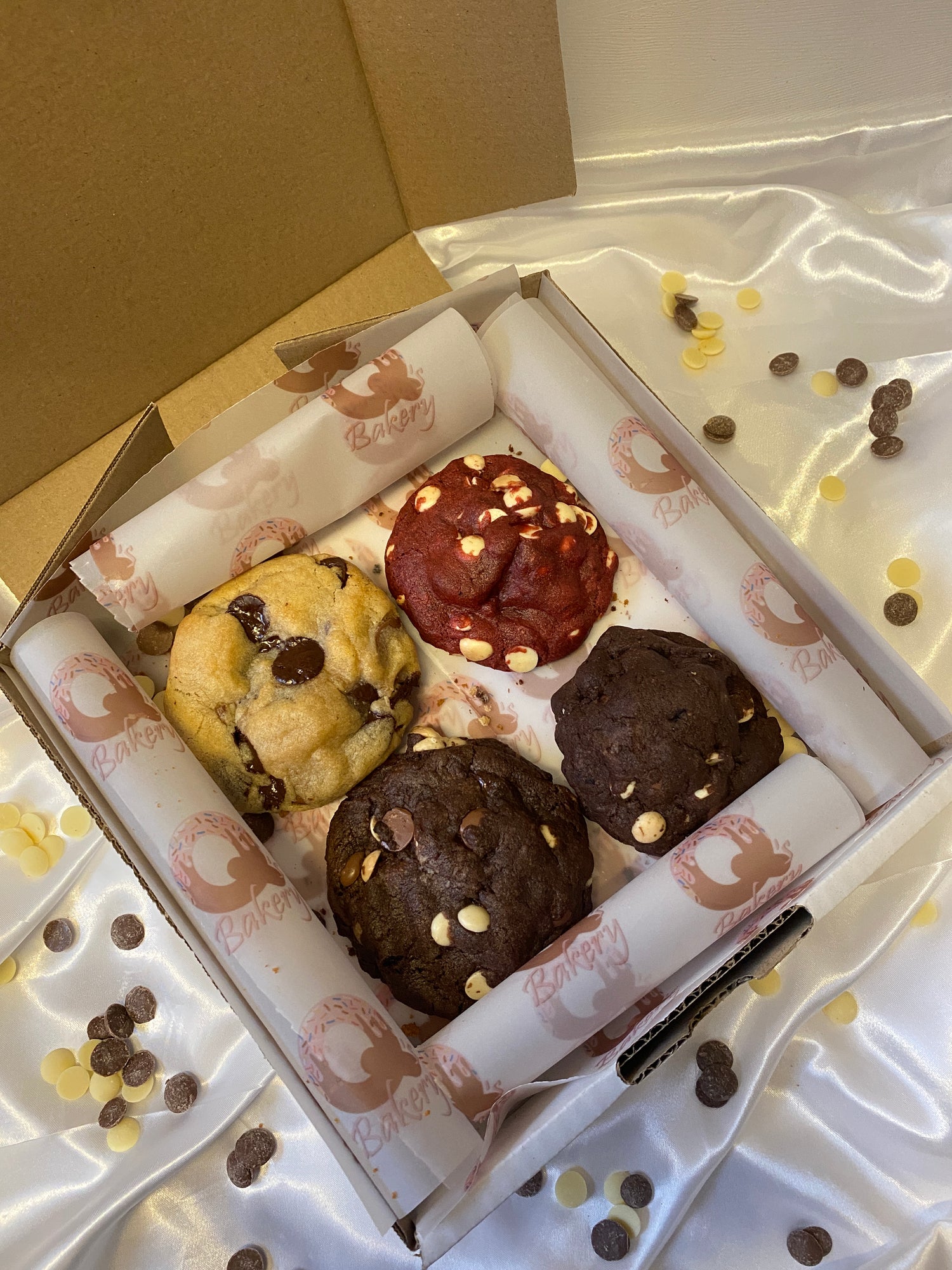 'Dubai Style' NYC Stuffed Cookies Postals
