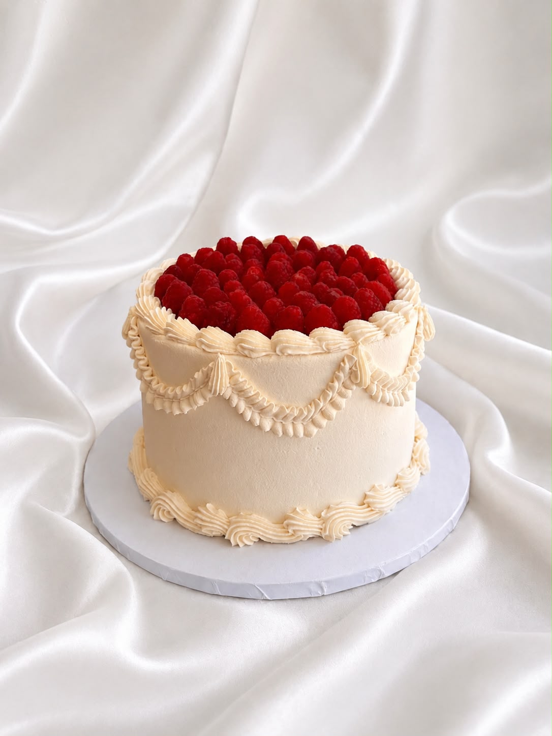 Berry Bloom Vintage Cake