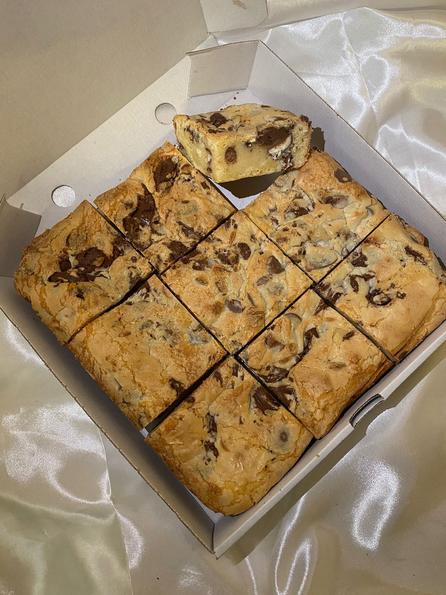 Kinder Nutella Swirl Blondies | Postals